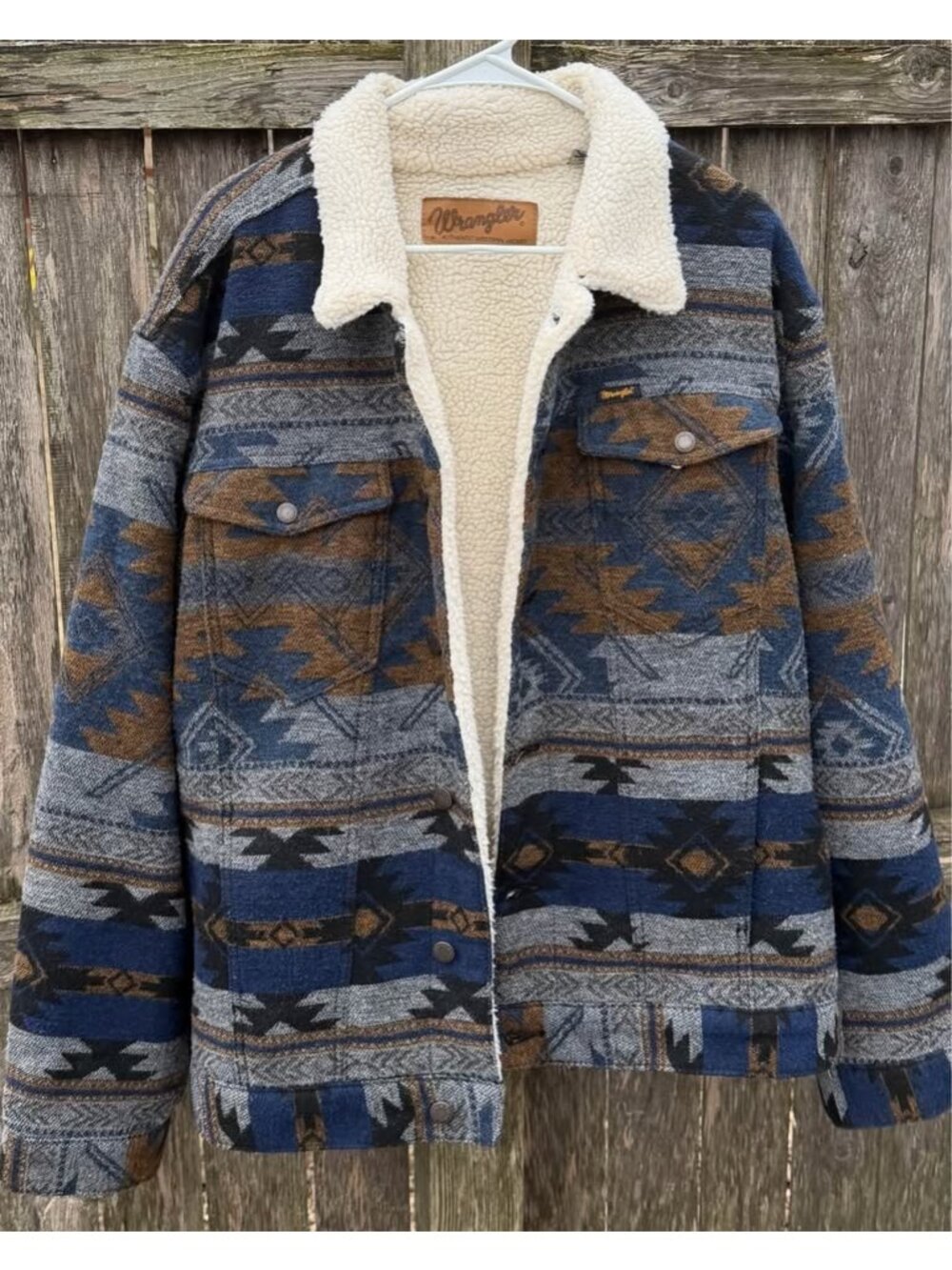 Wrangler M-159 Aztec print, Sherpa lined western jacket. Men’s XL.